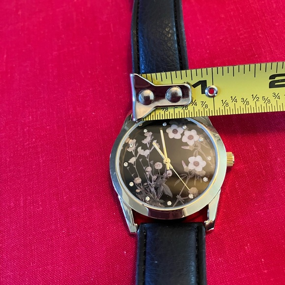 Women’s Wristwatch Floral Dial Crystal Markers Quartz Movement Gold  Tone NEW - Picture 7 of 8